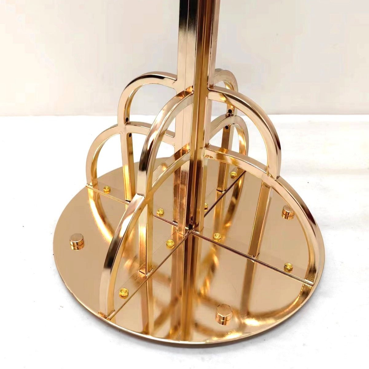 Gold Metal Round Flower Stand 