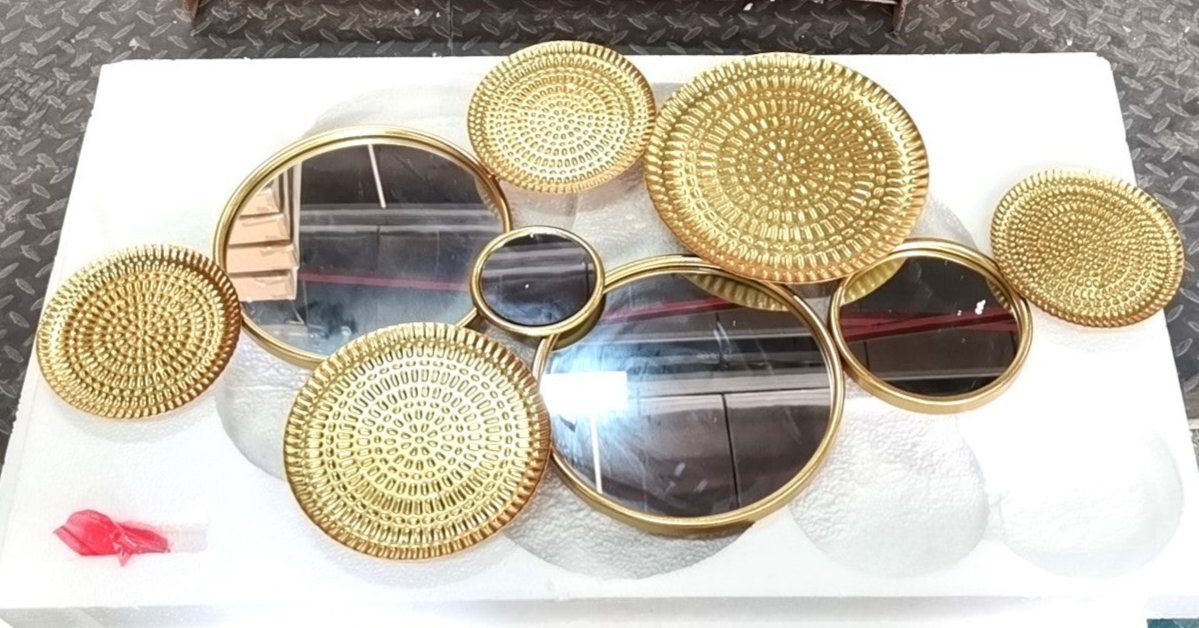 Geometric Multi-Circle Gold Metal Wall Mirror