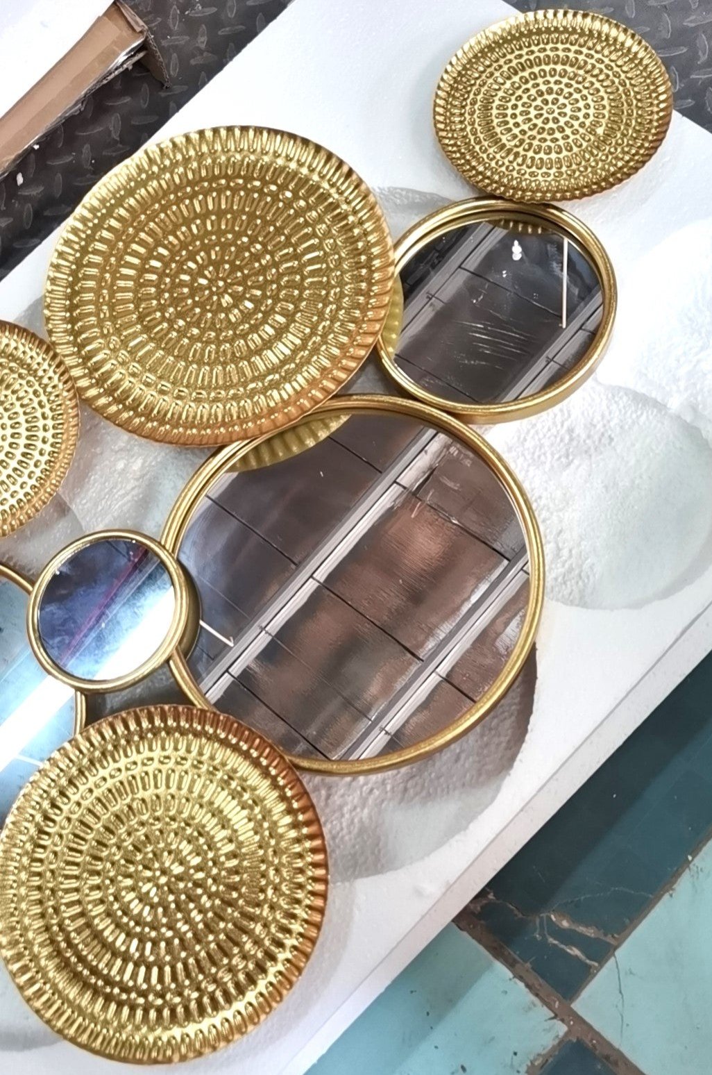 Geometric Multi-Circle Gold Metal Wall Mirror