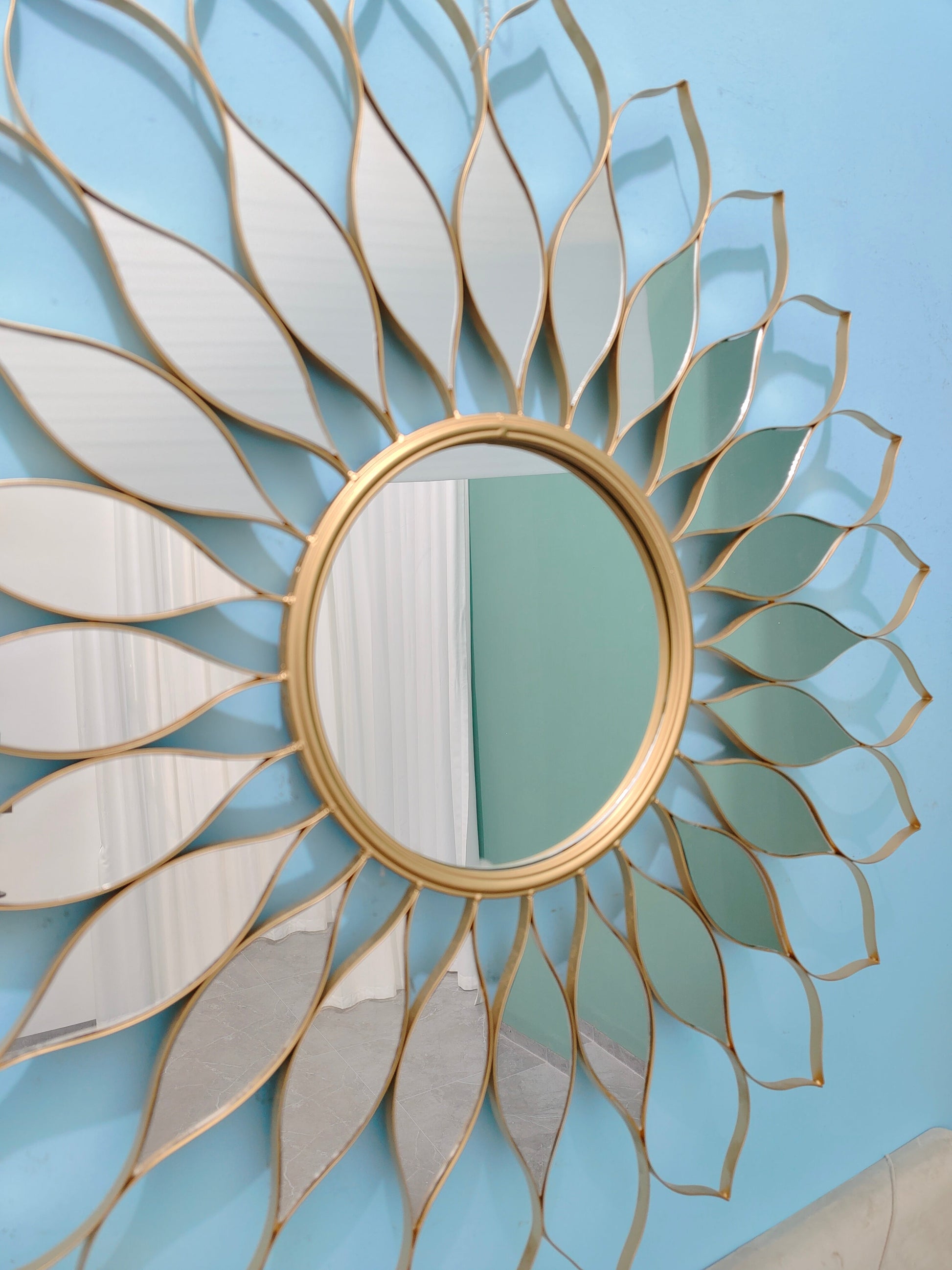 Handmade Modern Gold Sunflower Metal Wall Mirror